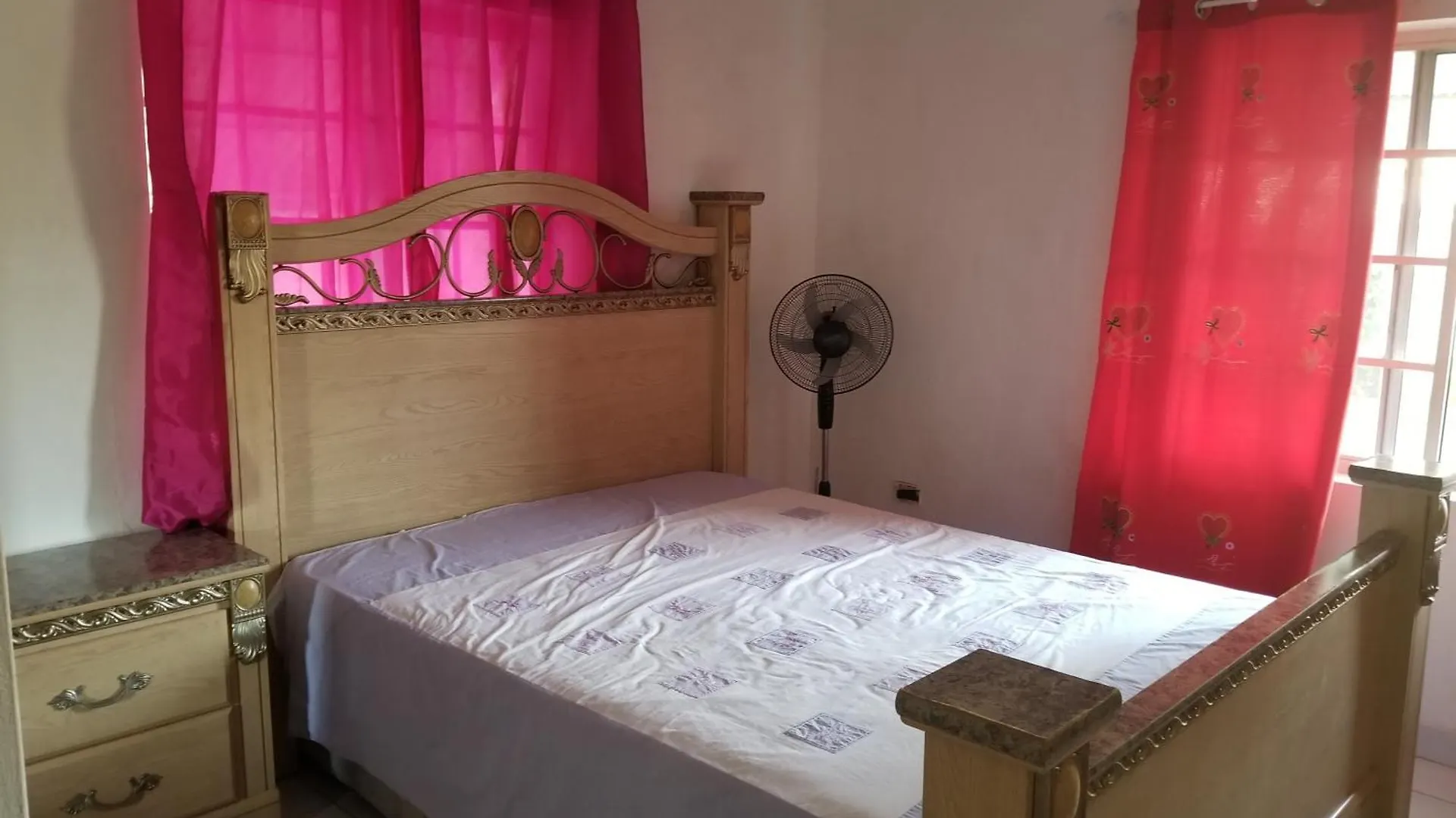 Diana Place Spanish Town Δωμάτια σε οικογενειακή κατοικία